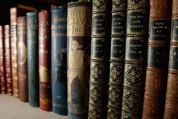 ¿La literatura compite con las series y las plataformas digitales? Esto dice Pérez Reverte