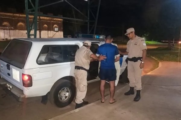 Corrientes: Prefectura rescató a un kayakista y su hijo en el río Uruguay