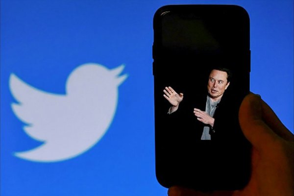 La alcaldesa de París abandona la red social X (Twitter), a la que calificó como «una enorme cloaca mundial»
