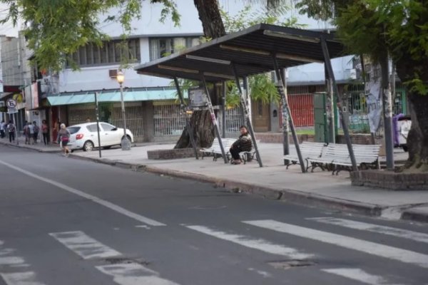 Corrientes suma el sexto día sin servicio de transporte público