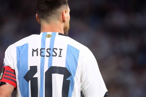 ¿Y ahora? El polémico gesto de Messi con Garnacho que sorprendió a todos