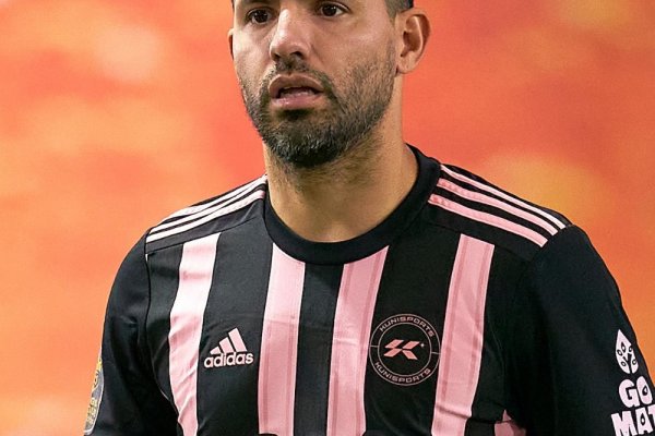 El Kun Agüero tuvo que salir a aclarar que no tuvo un accidente
