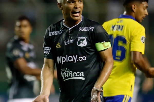 Teo Gutiérrez rompió el silencio tras haber sido suspendido en Colombia