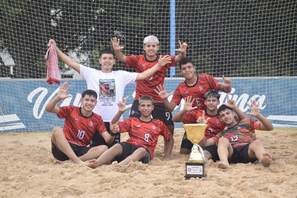 La Selección Argentina Sub-14 de fútbol playa de la LCF se coronó campeona del torneo nacional