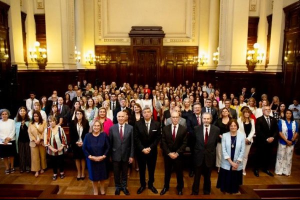 Los doctores Luis Eduardo Rey Vázquez y Guillermo Semhan recibieron sus diplomas de la Diplomatura Judicial en Género