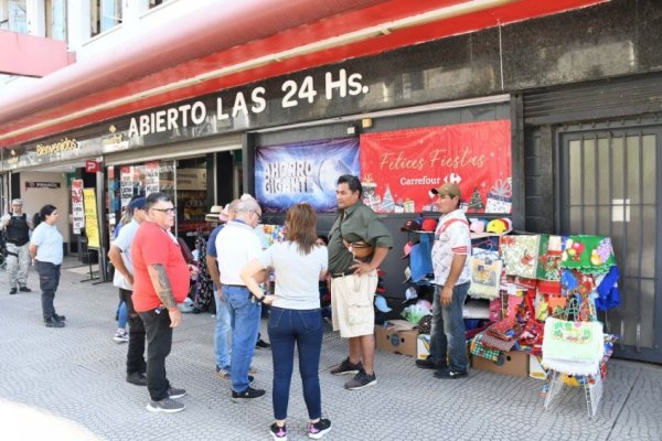 Operativos de control a vendedores ambulantes en la Peatonal Junín
