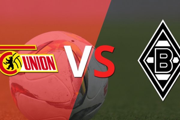 Anota B. Mönchengladbach, pero aún no le alcanza y el marcador está 3-1