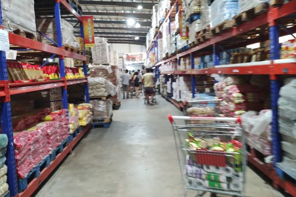 Alerta de supermercadistas por retraso en la entrega de alimentos y confirmación de aumentos