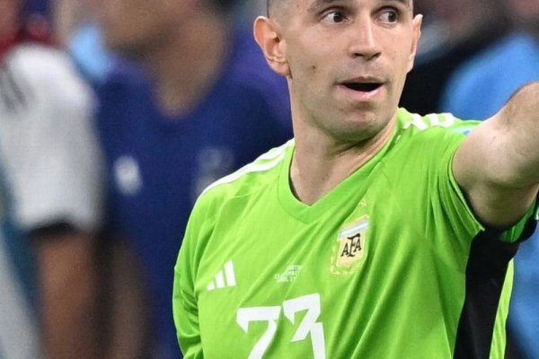 Dibu Martínez amenazó a un compañero de la Selección en la final del Mundial