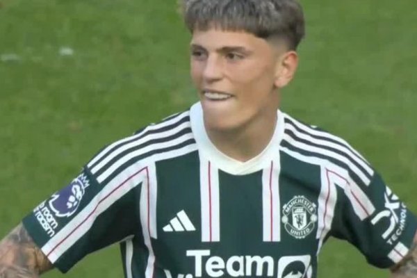 ¿Qué pasó? Garnacho recibe una pésima noticia en Manchester United