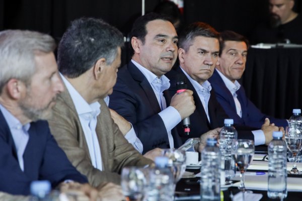 Gobernadores de JxC ajustan en cargos políticos, Valdés mantiene silencio y se confía en el bono de fin de año