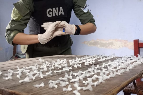 Gendarmería allanó un bunker para venta de cocaína en Corrientes