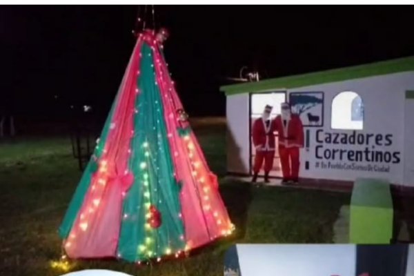 Corrientes: Policías vestidos de Papa Noel reparten juguetes a los niños