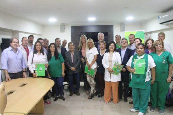 Entrega de equipamiento para hospitales e instituciones de la provincia