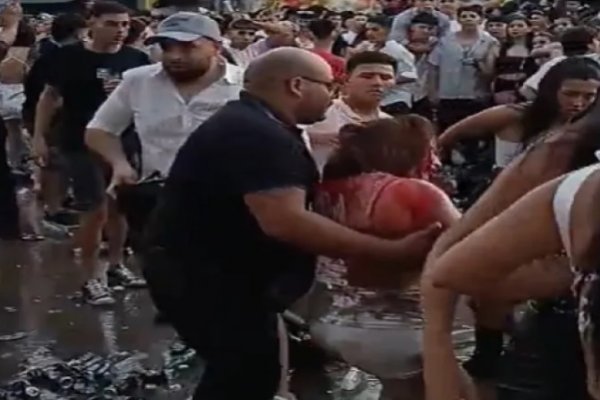 Pelea entre mujeres a la salida de un boliche en la costanera correntina