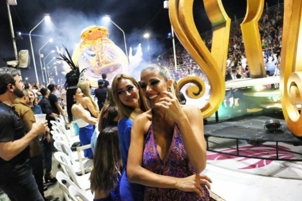 Virginia Gallardo y Belén Francese revolucionaron la primera noche del carnaval de Gualeguaychú