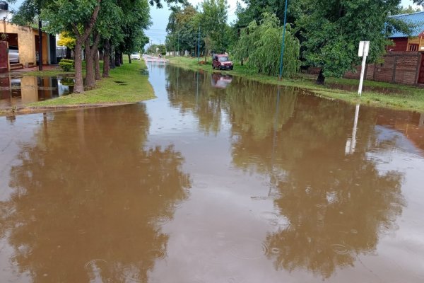 Aguacero en Goya y Esquina: 200 y 250 milímetros caídos en un día, calles inundadas y desmoronamiento de ruta