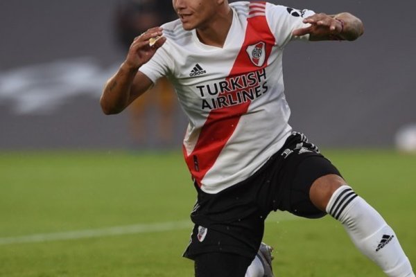 ¡Bombazo! Alex Vigo fue presentado en un equipo argentino