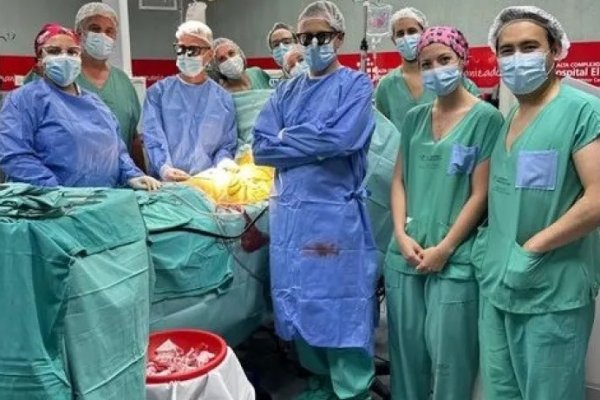 Un médico graduado de la UNNE le realizó un procedimiento innovador a un bebé