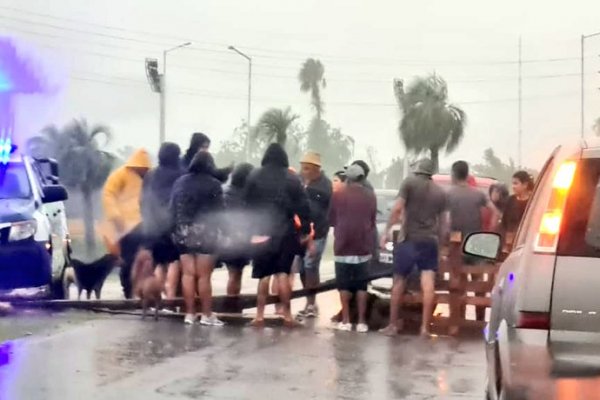 Corrientes y el drama de los inundados: más de 300 personas evacuadas y hay reclamos por falta de asistencia oficial