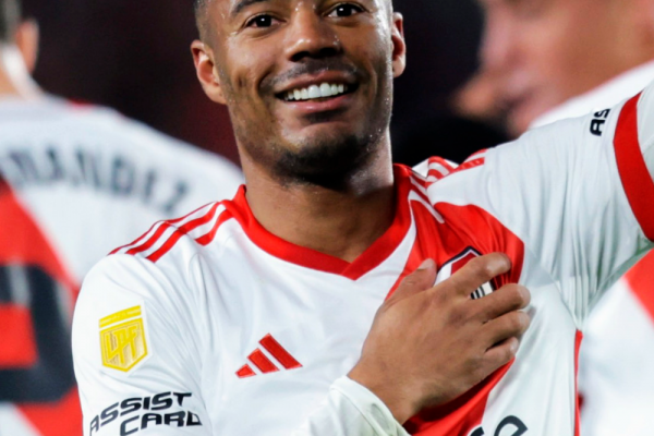 ¿Gesto para River? El número que usará De La Cruz en Flamengo