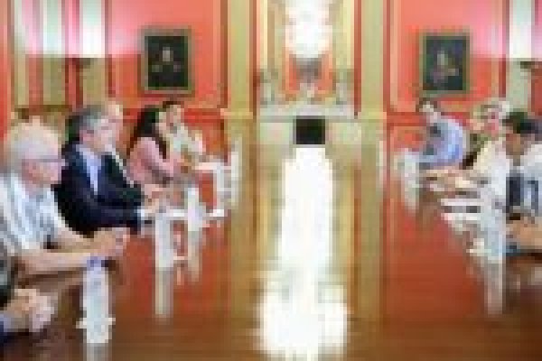Kicillof evaluó el impacto de la Ley Ómnibus en la industria de biocombustibles junto a representantes del sector