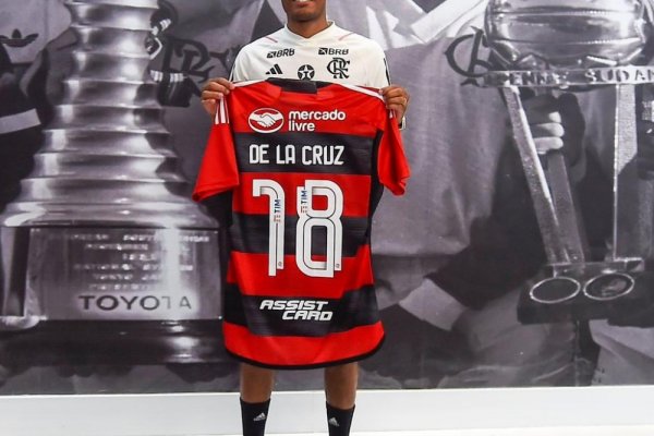 Fin del misterio: De la Cruz explicó por qué eligió la camiseta 18 en Flamengo
