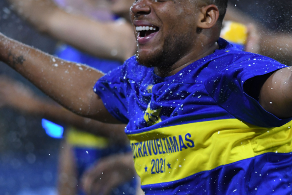 ¿Cómo recibieron los hinchas de Boca a Fabra en su vuelta?