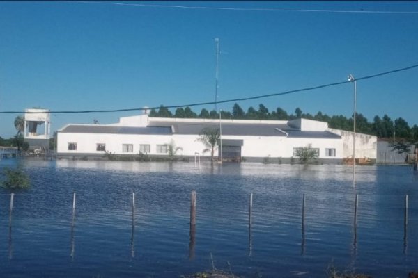 Corrientes: una escuela rural quedó bajo agua