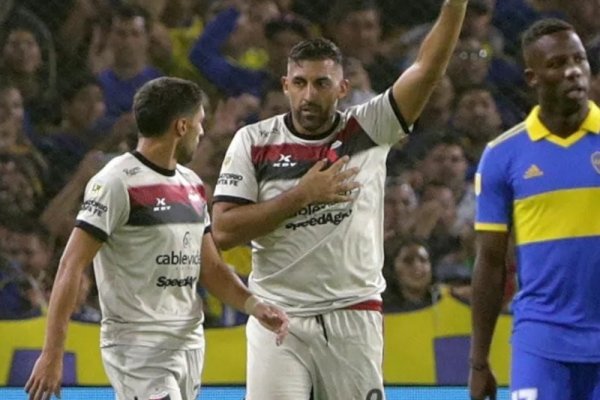 Se complica la llegada de Wanchope Ábila a un equipo argentino