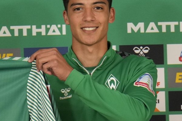 Malatini fue presentado en Werder Bremen y eligió al mejor de la historia