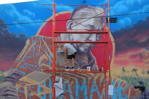 Corrientes: ultiman detalles de un mural en homenaje a Mario del Tránsito Cocomarola