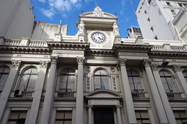 Achicar el Banco Nación es achicar la Nación