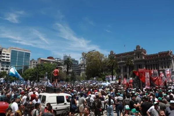 Javier Milei enfrenta este miércoles su primer paro nacional