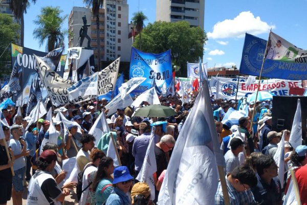 Impactante convocatoria en Corrientes por el paro nacional de la CGT y reclamos a nivel provincial