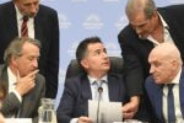 Malestar en Diputados por el intento de alterar el dictamen de la Ley Ómnibus