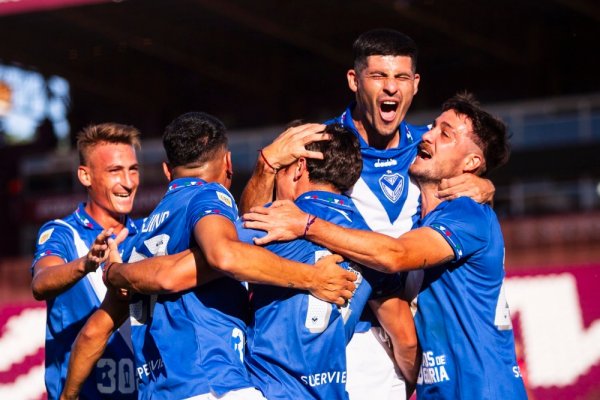 Gustavo Quinteros se estrenó como DT de Vélez contra Barracas Central