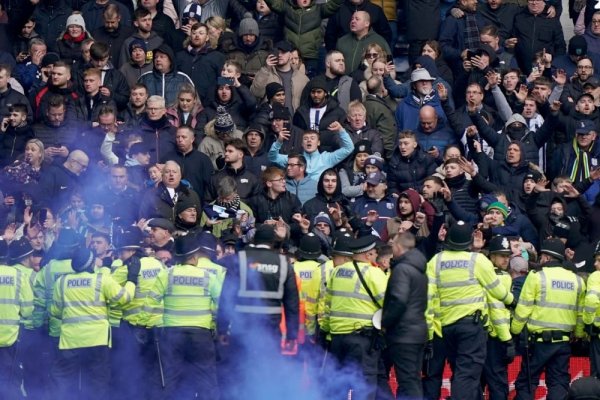 Escándalo internacional: Incidentes, invasión de cancha y más en la FA Cup