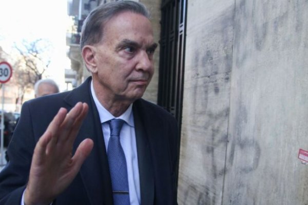 Pichetto denunció que la Cámara de Diputados comenzó la sesión sin el dictamen de la Ley Ómnibus