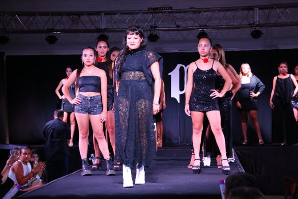 Correntina festejó aniversario de su atelier con un desfile de modas