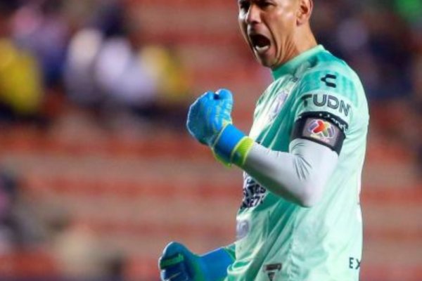 Oscar Ustari volverá a atajar en un inesperado equipo