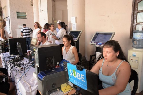 Corrientes: desde febrero, universitarios ya pueden habilitar la tarjeta SUBE