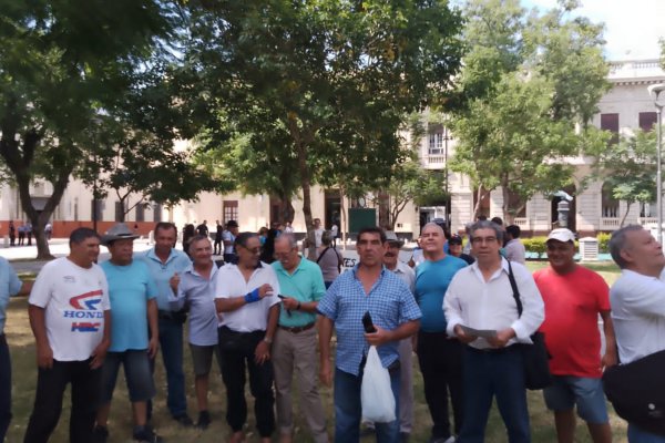 Crece el descontento por bajos salarios en Corrientes: docentes piensan en un paro y se sumaron policías