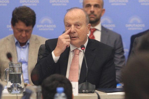 Ferraro sigue sin renunciar a la espera de que lo designen Embajador en Chile