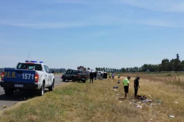 Muere docente correntina en despiste y vuelco sobre Ruta Nacional 14