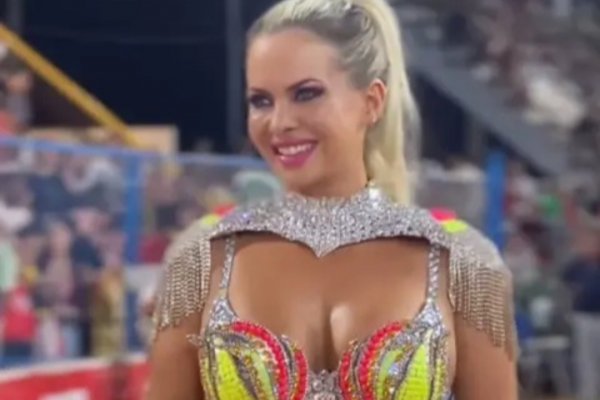 DIOSA TOTAL: Alejandra Maglietti en la apertura del carnaval en Corrientes