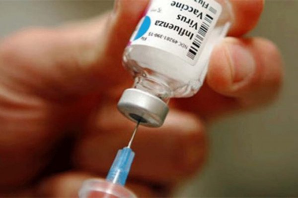 Salud Pública: quiénes deben recibir la vacuna antigripal y refuerzos por Covid-19