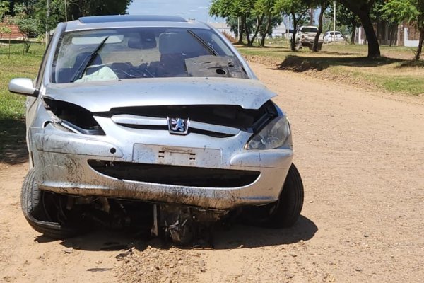 Corrientes: Personal de prefectura en estado de ebriedad llevó por delante un cantero de la avenida