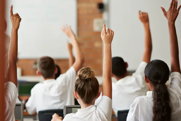 Solo Corrientes y otras cuatro provincias planificaron 190 días de clase en la escuela primaria para 2024