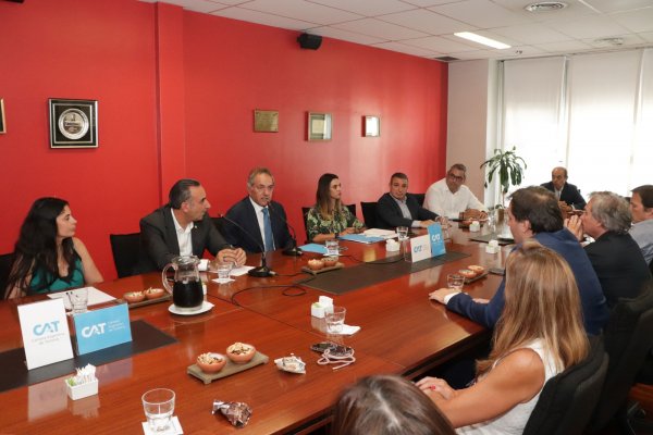 Scioli y Martínez se reunieron con la CAT